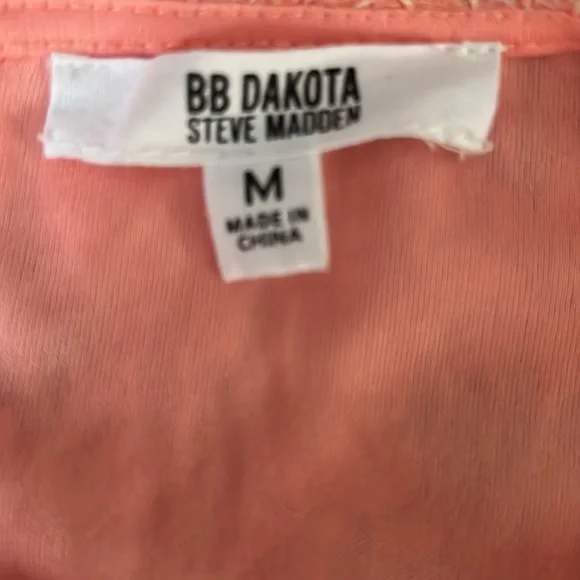 BB Dakota Steve Madden Twist Neckline Lace amici Dress Coral NWT - Picture 6 of 9